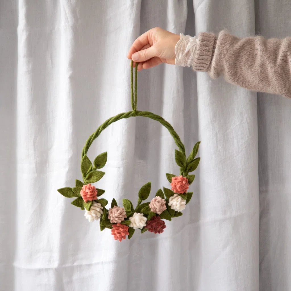 Én Gry & Sif Felt Artichoke Wreath