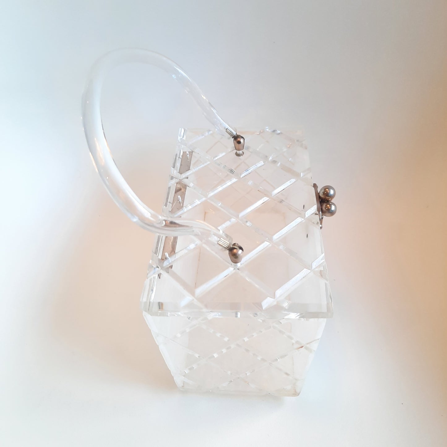 Vintage White Pearl & Clear Diamond Lucite Purse (1120b)