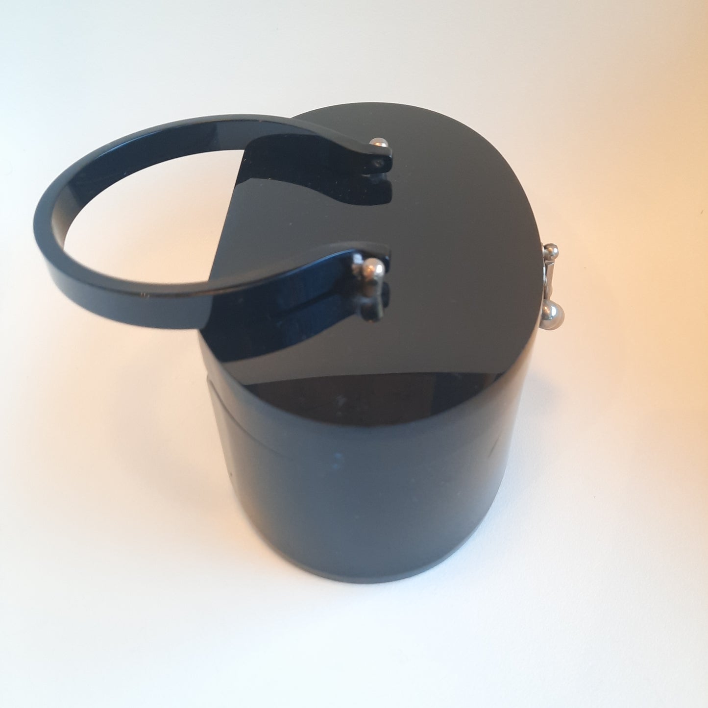 Vintage Black Lucite Purse (1125a)