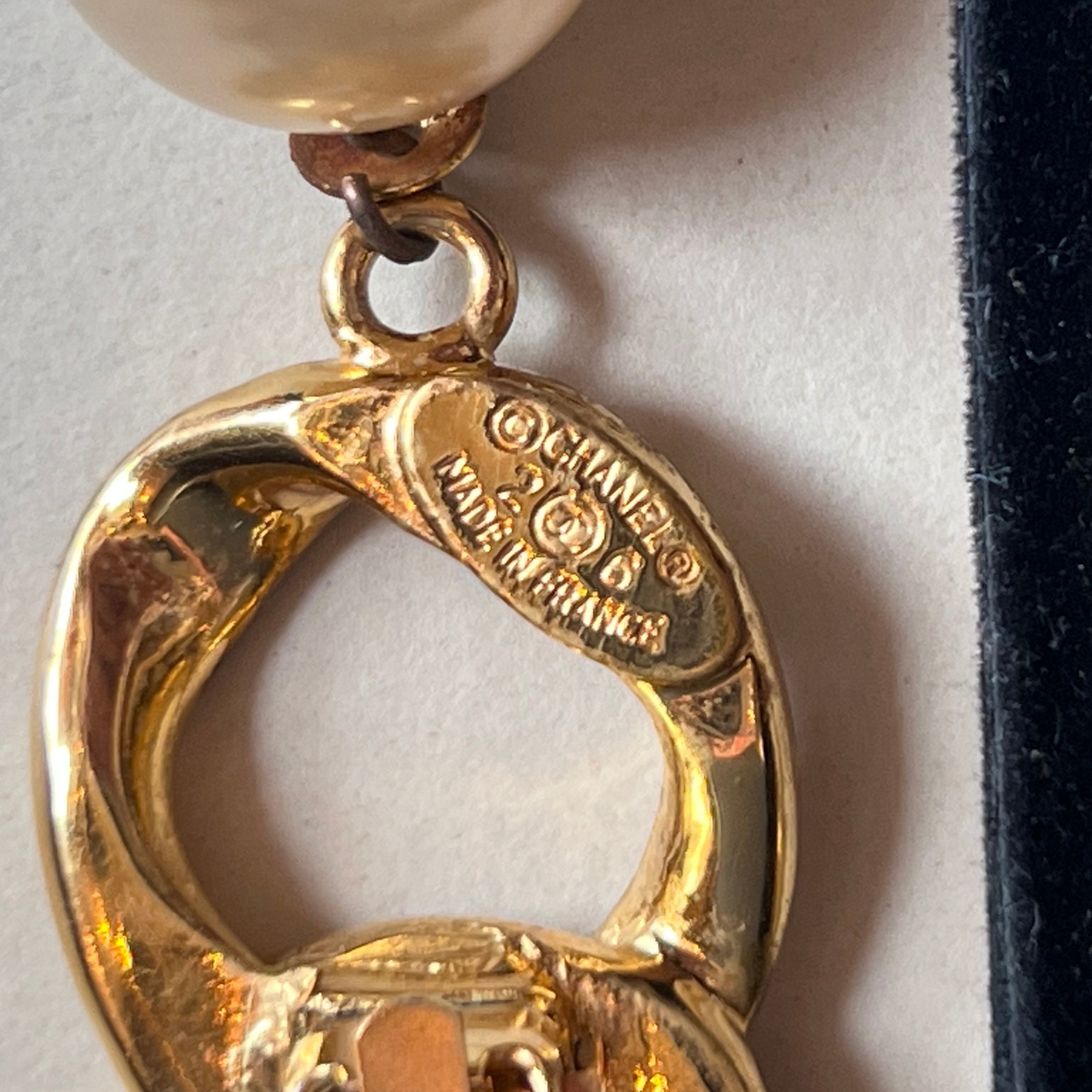 Vintage Chanel Pearl and Gold Plated Chain Link Clip-On Earrings