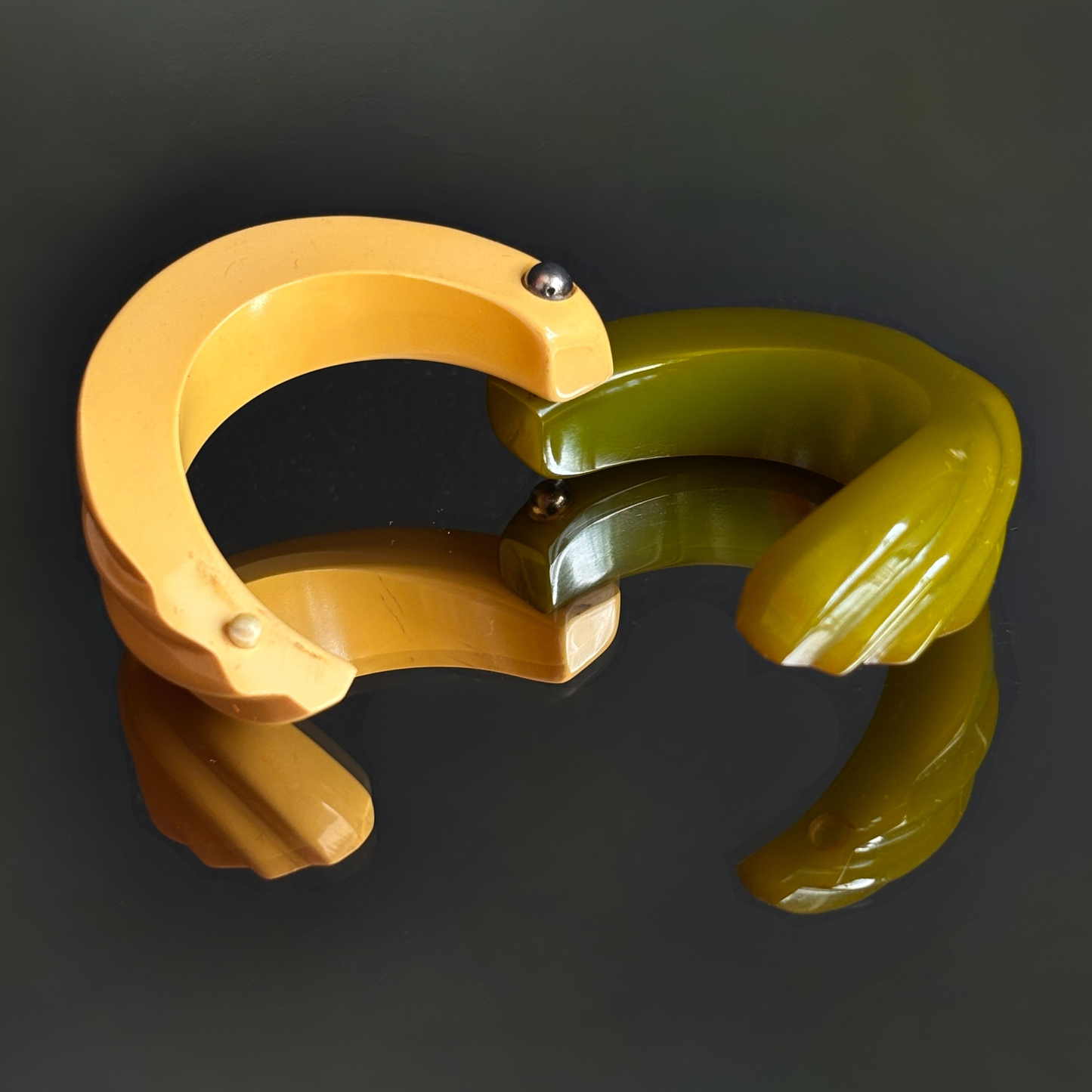 Vintage Olive & Vanilla Carved Bakelite Hinge Clamper Bracelet