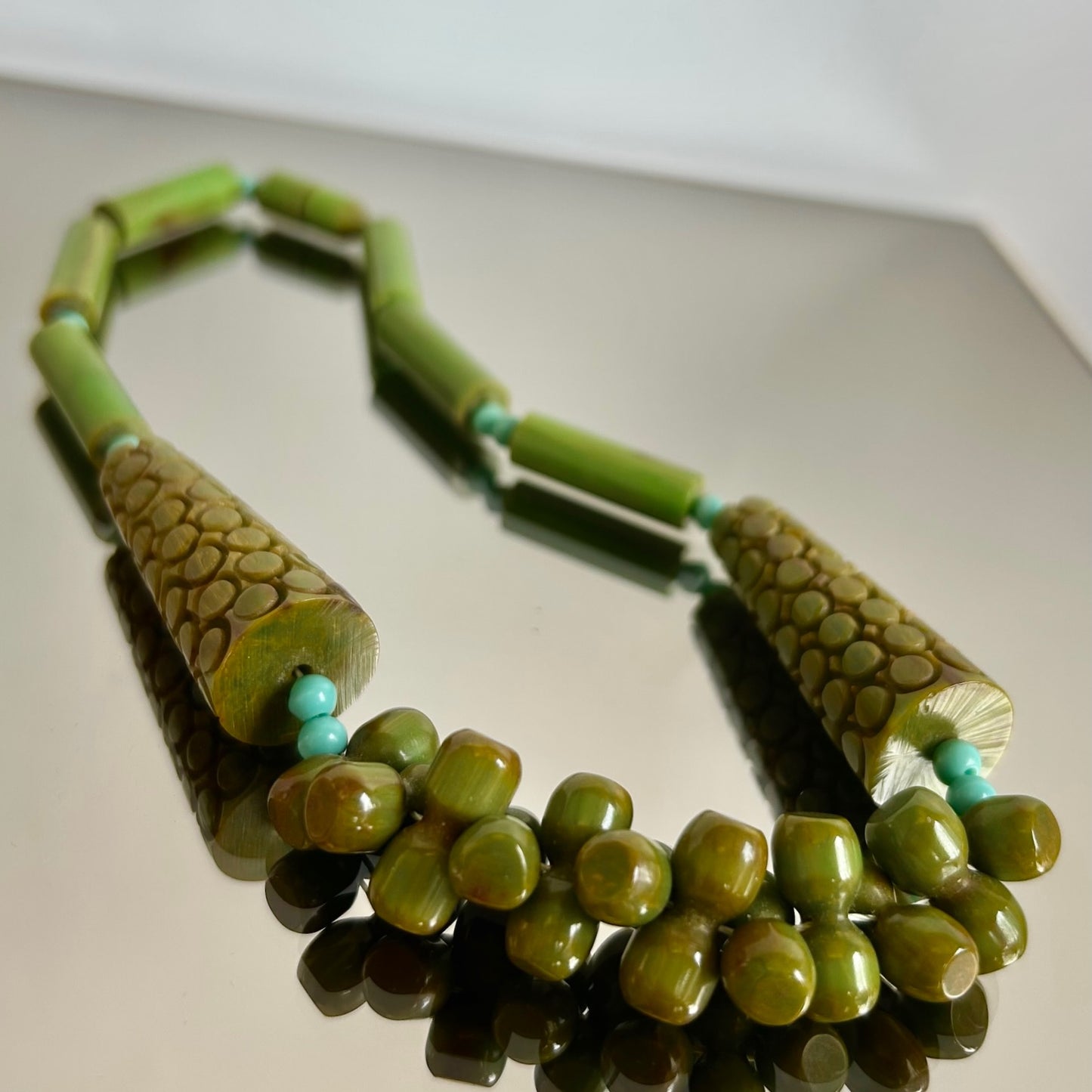 Vintage Green & Turquoise Bakelite Necklace