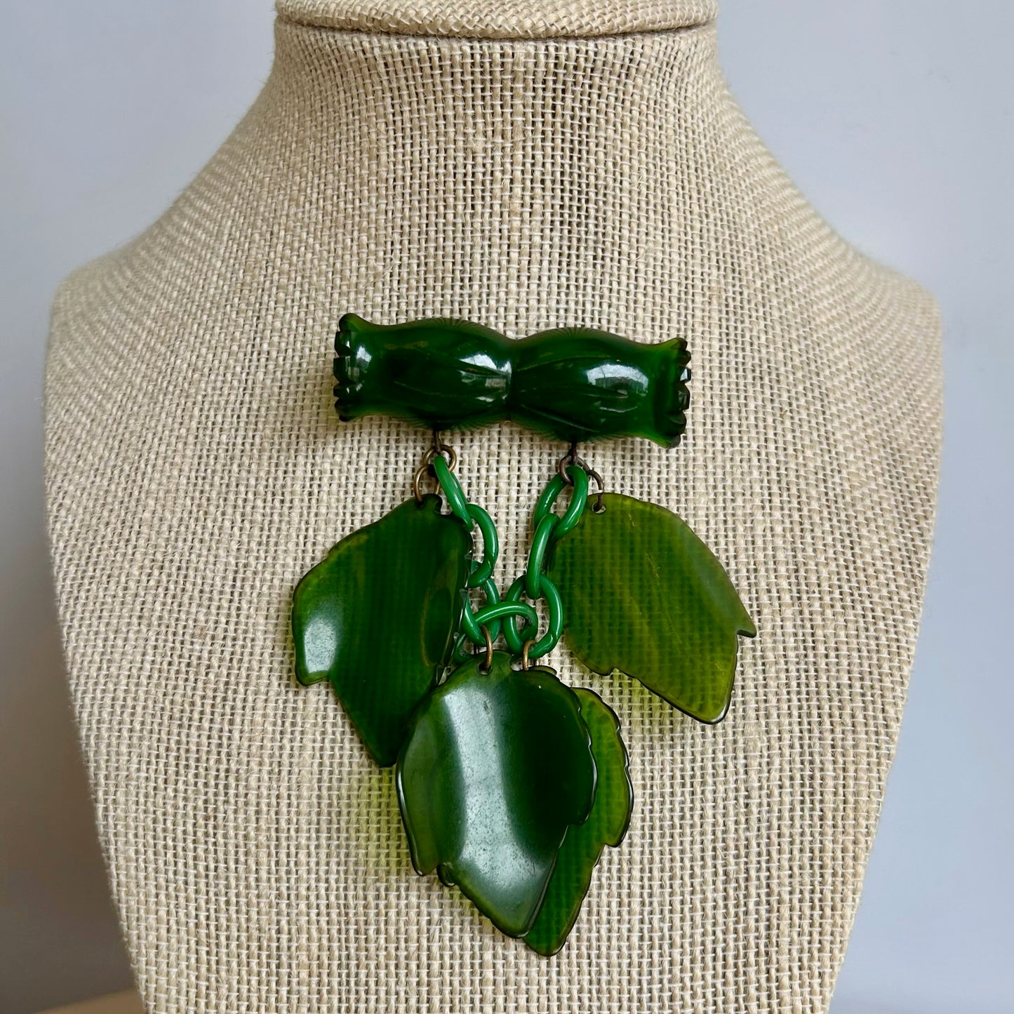 Vintage Green Bakelite Dangling Leaves Brooch