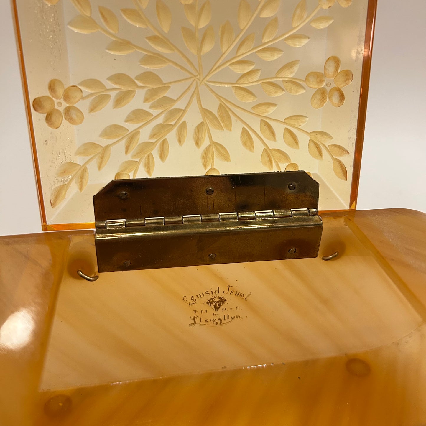 Vintage "Lewsid Jewel by Llewellyn" Amber Lucite Purse (1122b)