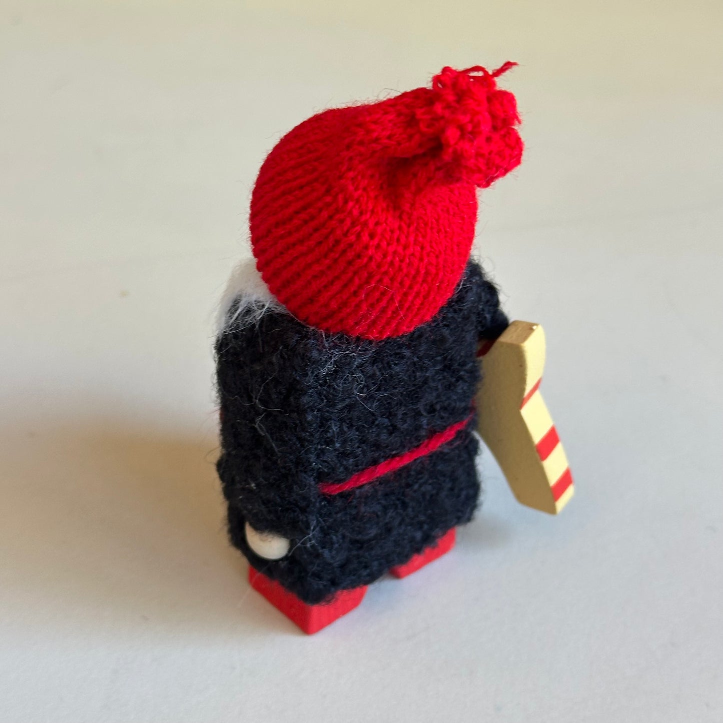 Gnome/Nisse with Jul Bok