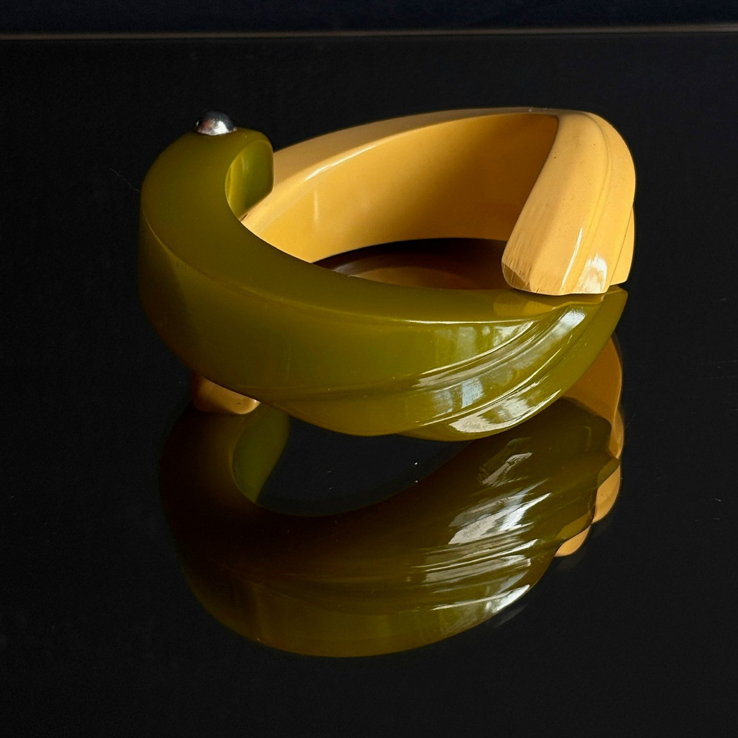 Vintage Olive & Vanilla Carved Bakelite Hinge Clamper Bracelet