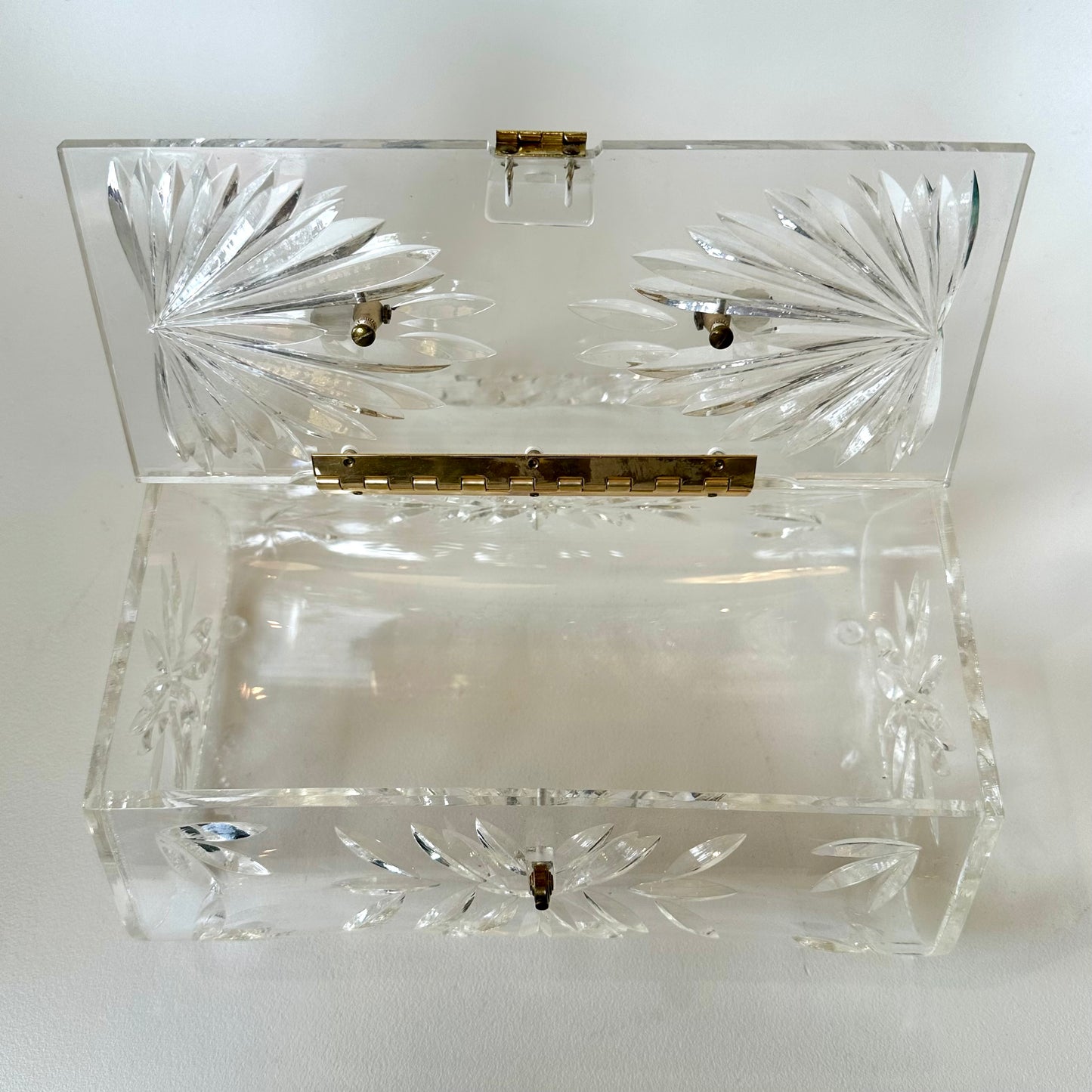 Vintage Clear Lucite Purse (1126b)