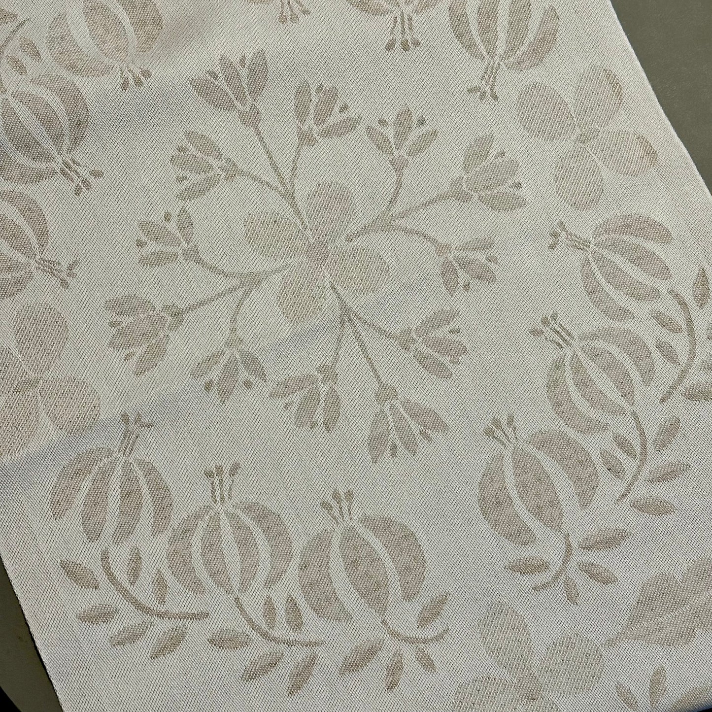 Ekelund Elegans Table Runner