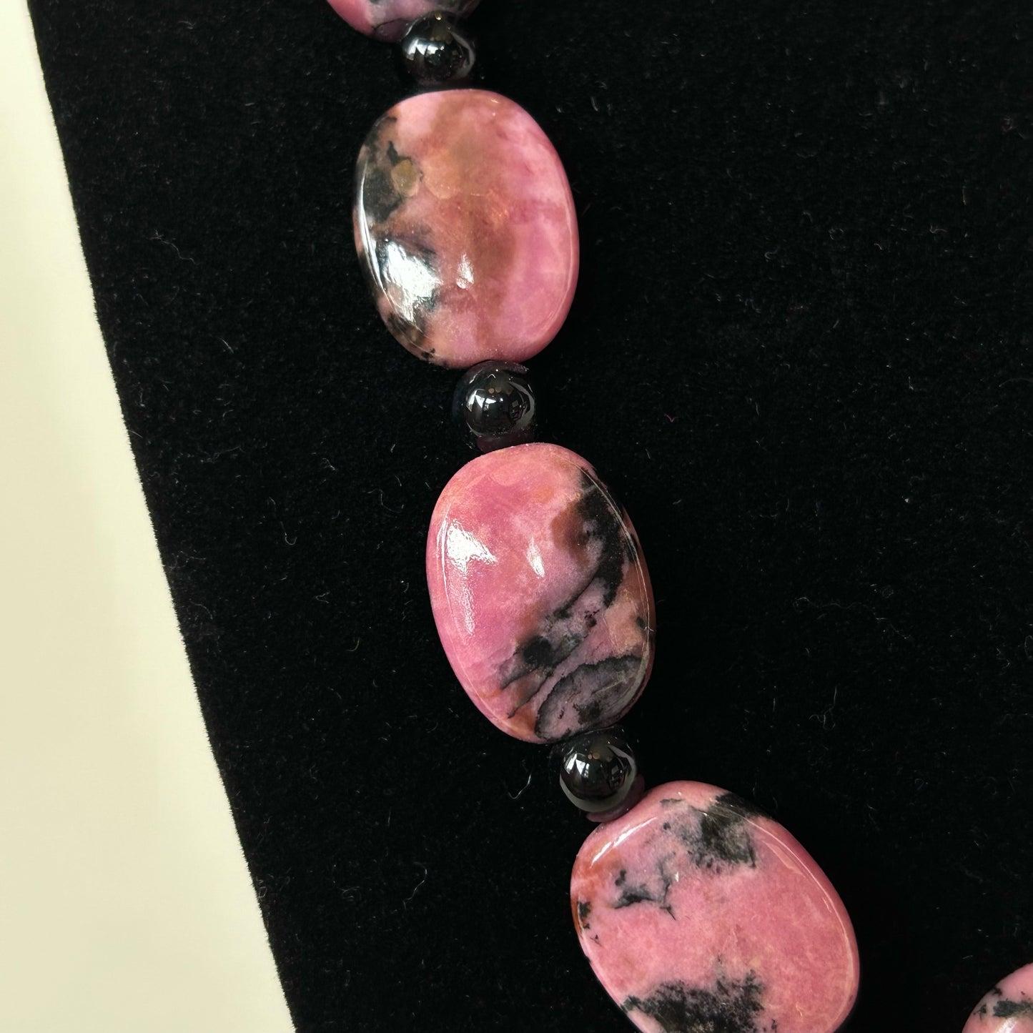 Vintage 1940's Rhodonite Stone Necklace (20)