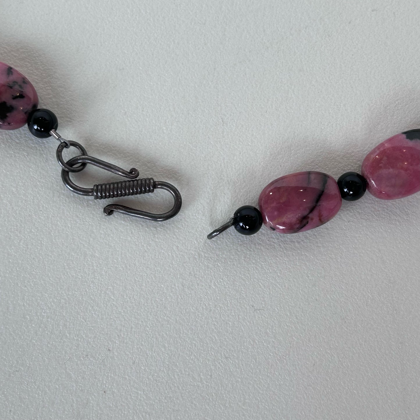 Vintage 1940's Rhodonite Stone Necklace (20)