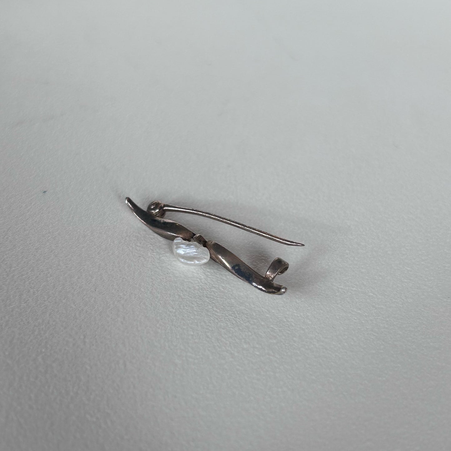 Vintage Art Nouveau Pearl & Sterling Beauty Pin (24)