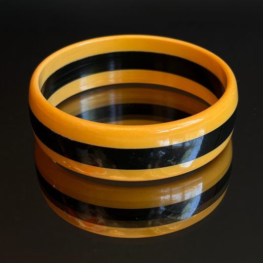 Vintage Corn Yellow & Black Laminated Bakelite Bangle