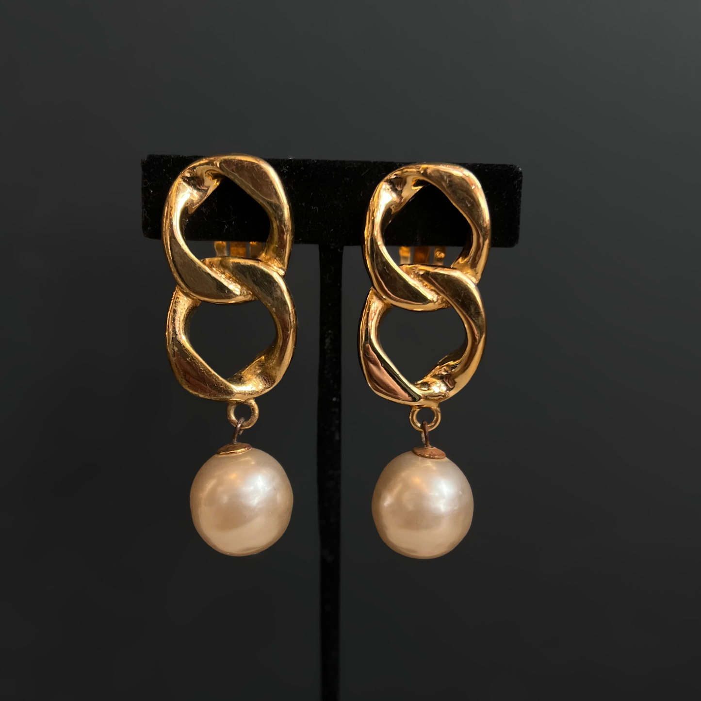 Vintage Chanel Pearl and Gold Plated Chain Link Clip-On Earrings