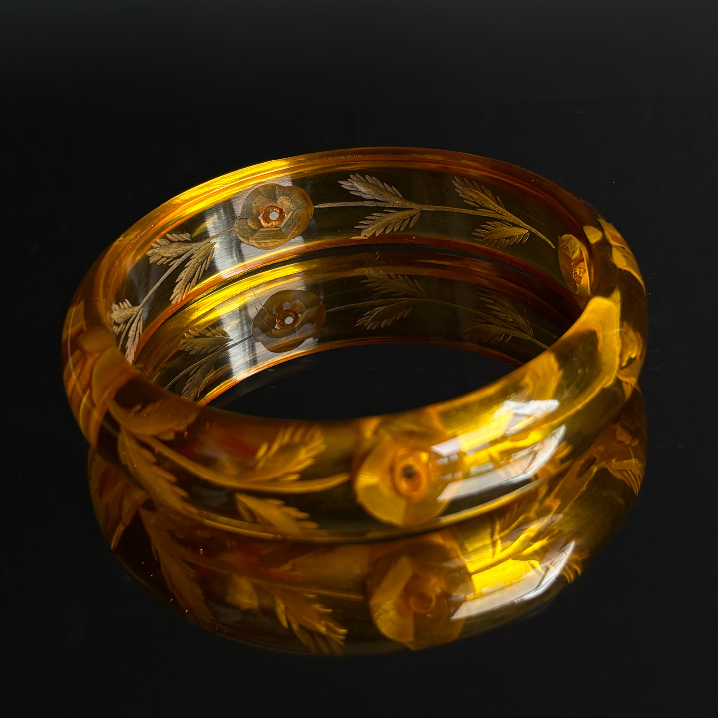 Vintage Floral Carved Apple Juice Bakelite Bangle Bracelet