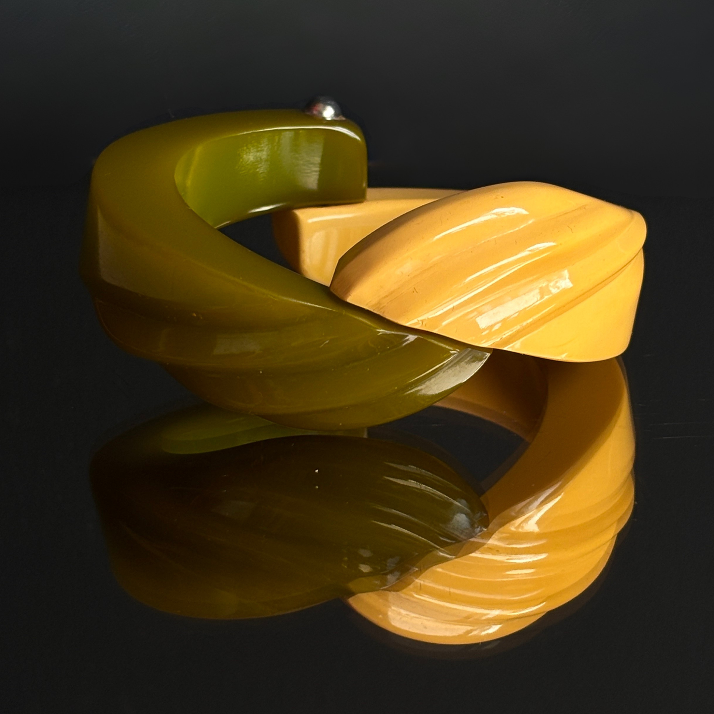 Vintage Olive & Vanilla Carved Bakelite Hinge Clamper Bracelet