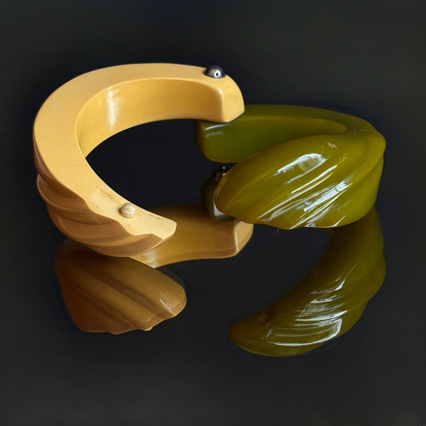 Vintage Olive & Vanilla Carved Bakelite Hinge Clamper Bracelet