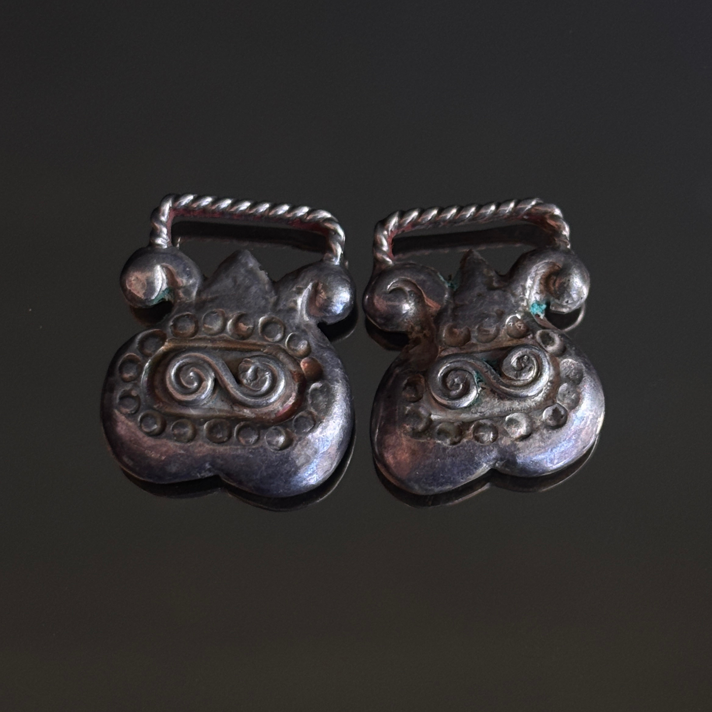 Vintage Mexican Silver Heart Terminals (Pair)
