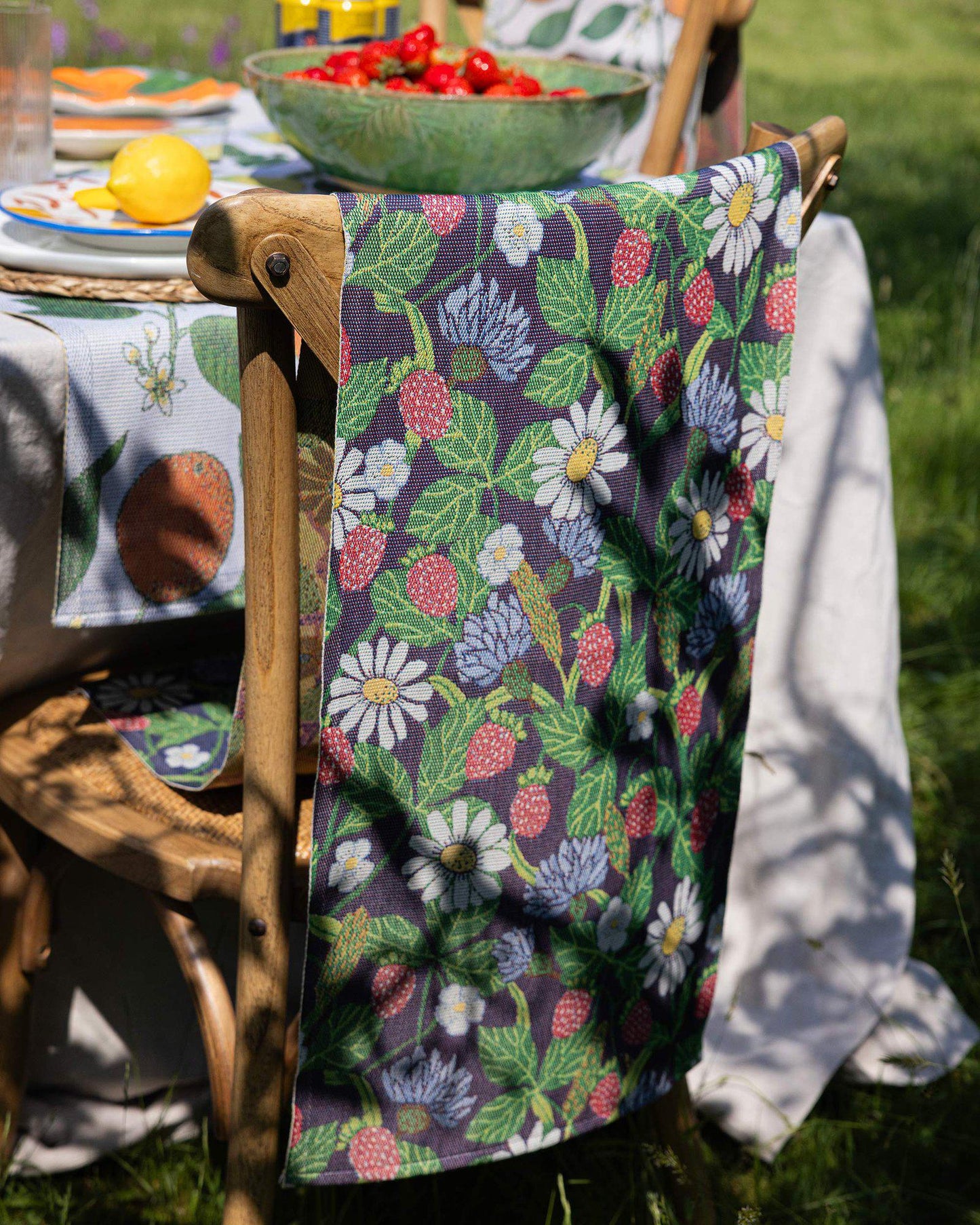 Ekelund Fragaria Table Runner