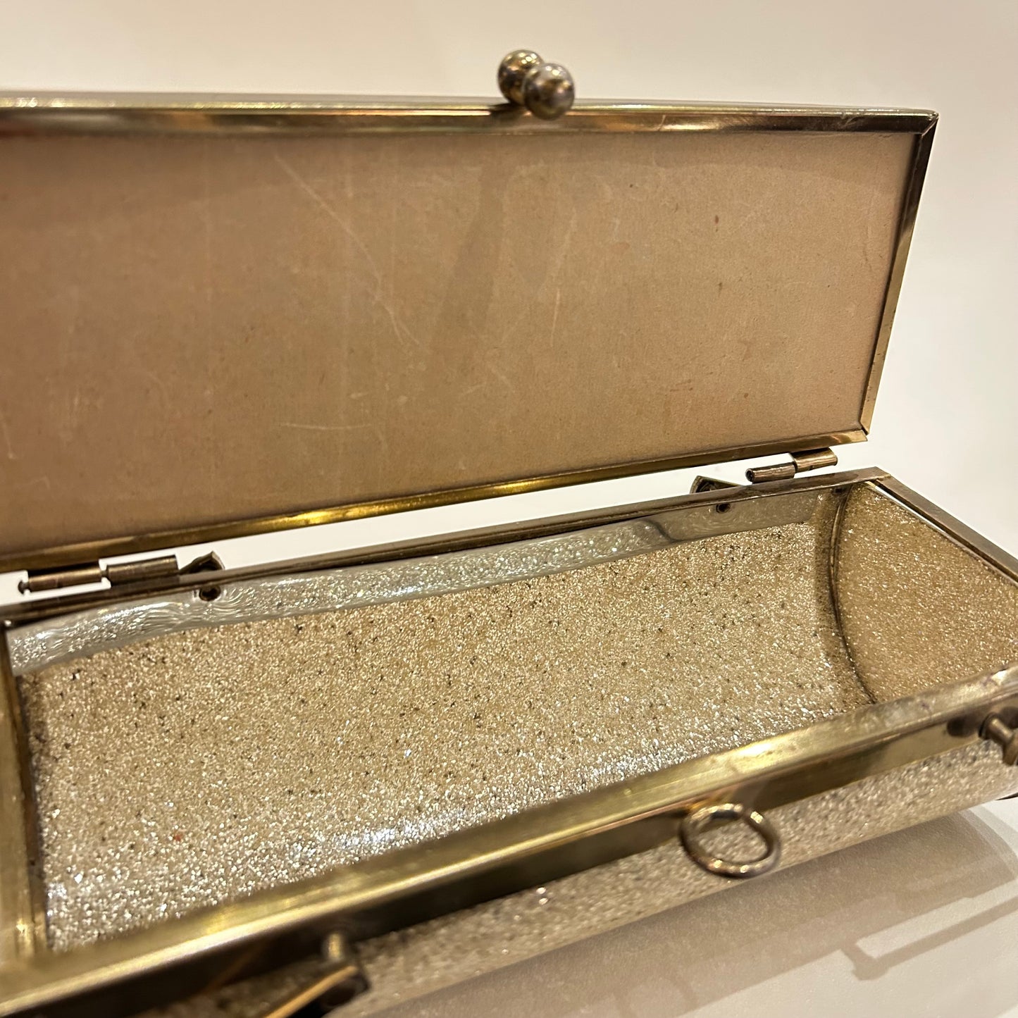 Vintage Glitter & Gold Lucite Purse (1129b)