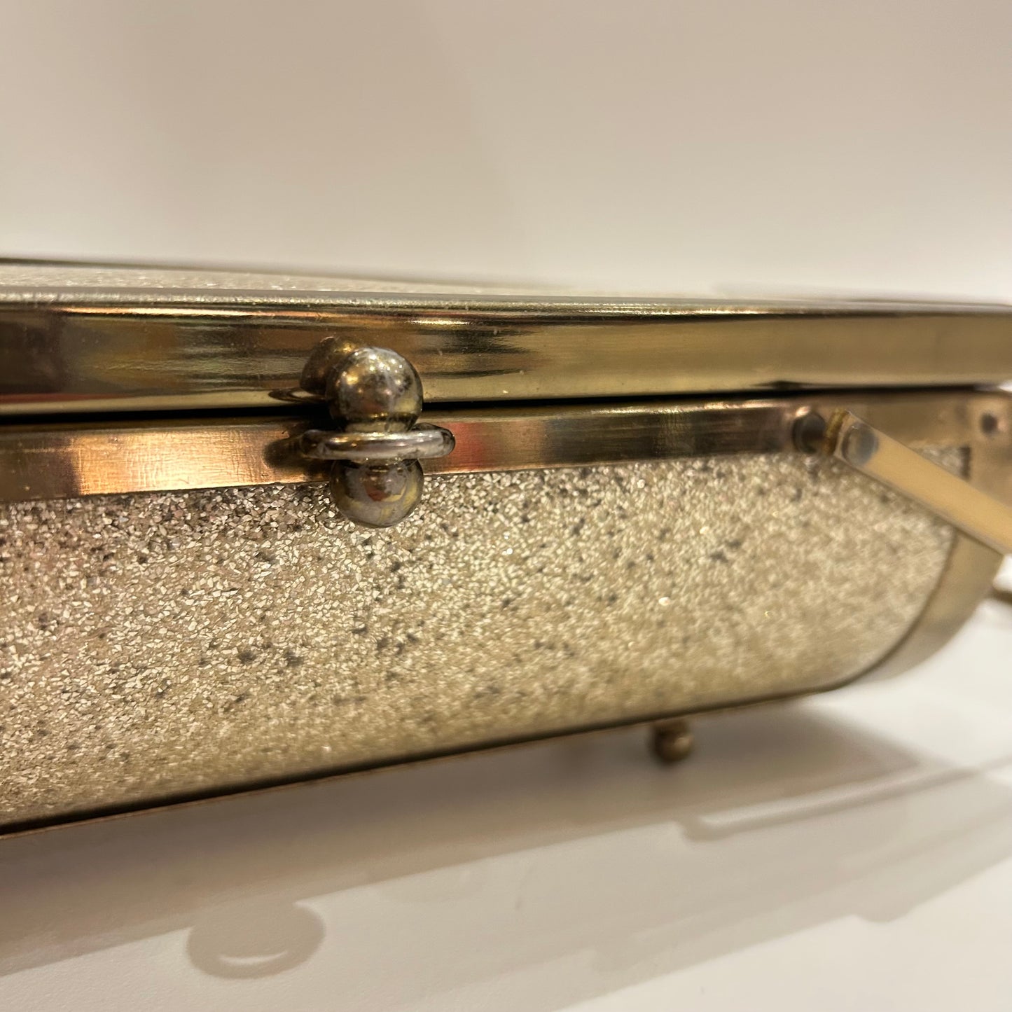 Vintage Glitter & Gold Lucite Purse (1129b)