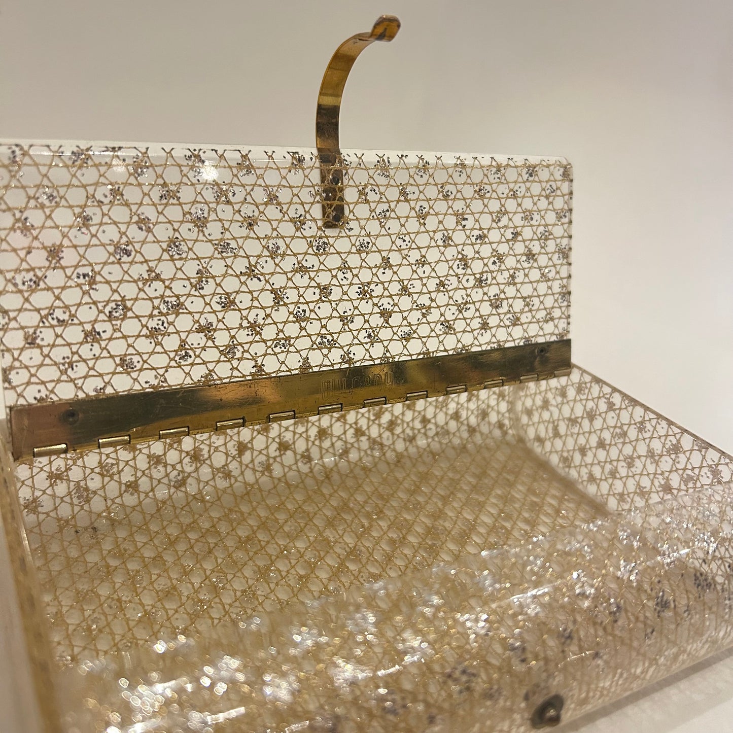 Vintage Wilardy Originals Stardust Lucite Clutch (1124e)