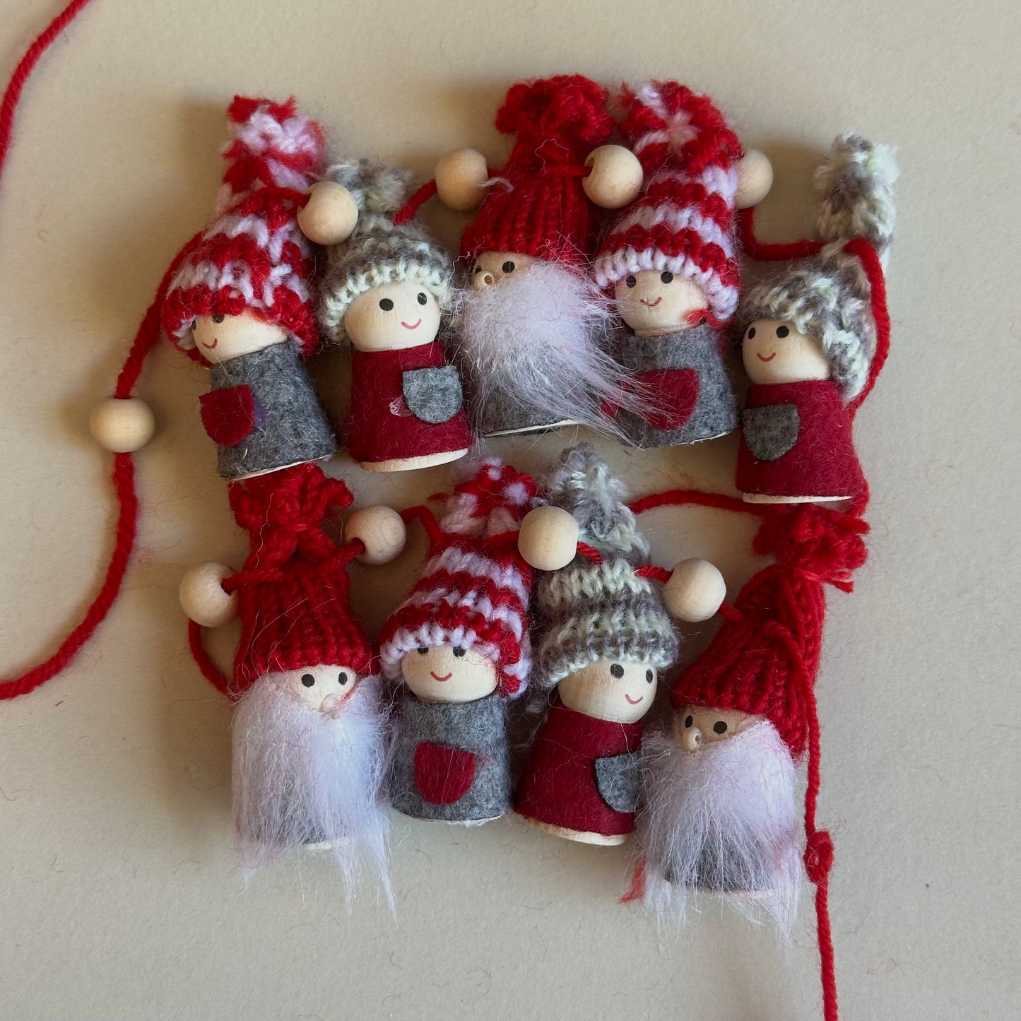 Red & Grey Pixie Garland w/ 9 Figures