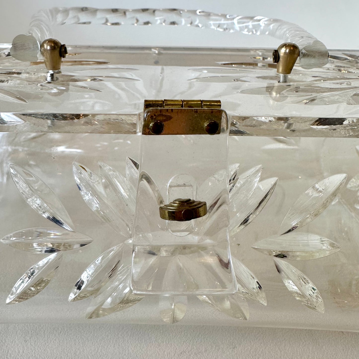 Vintage Clear Lucite Purse (1126b)