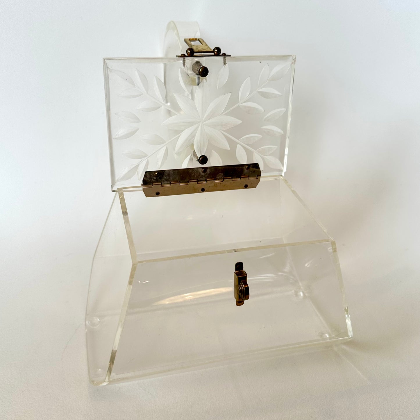 Vintage Clear Lucite Purse (1130b)