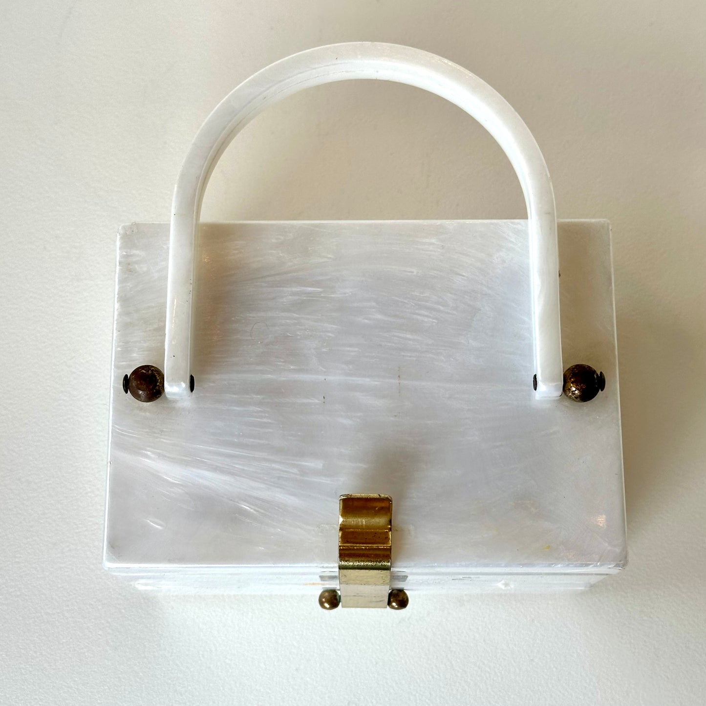 Vintage White Multi-Level Lucite Purse (1121b)