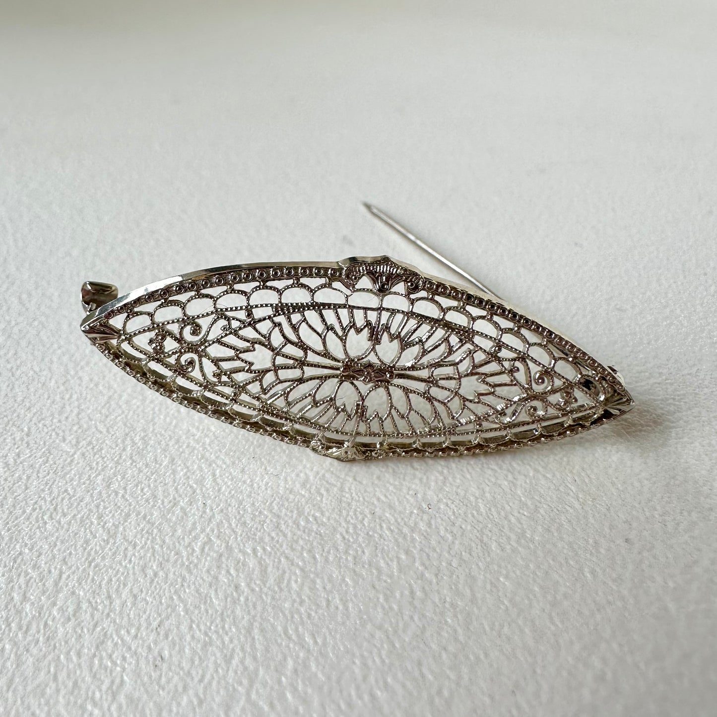 Vintage 1910s Filigree Elliptical Pin/Brooch (10)