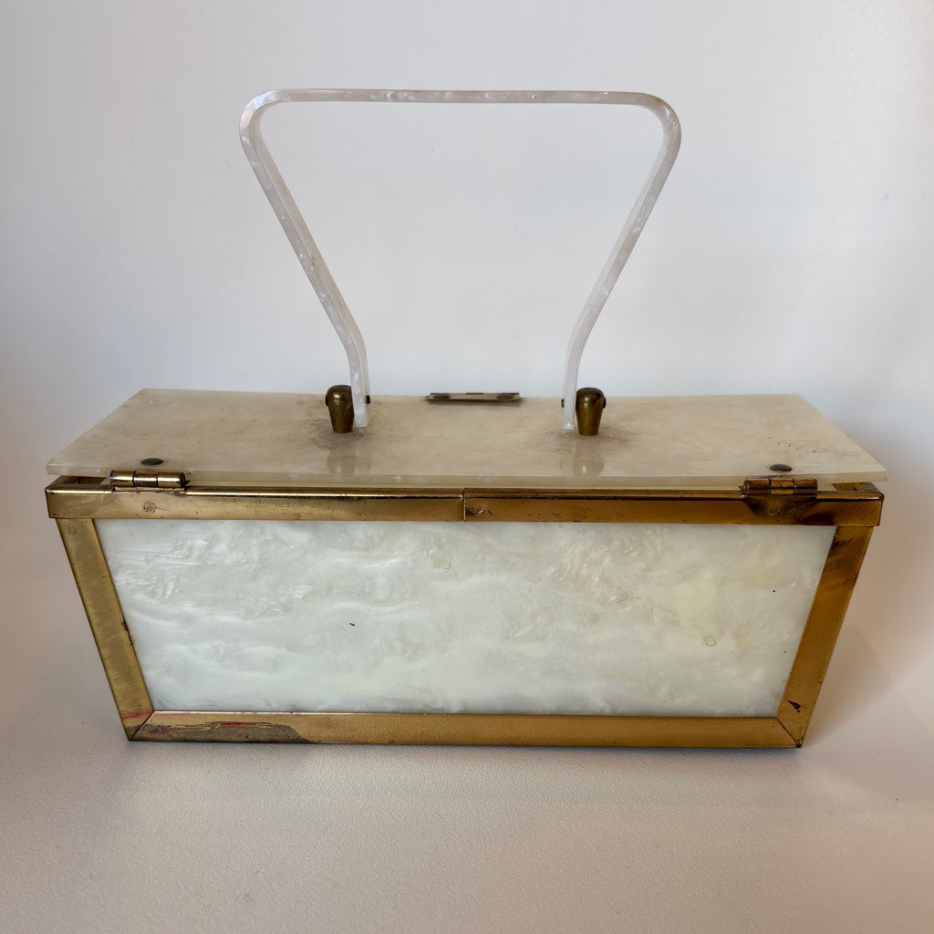 Vintage White Lucite Purse (1128b)