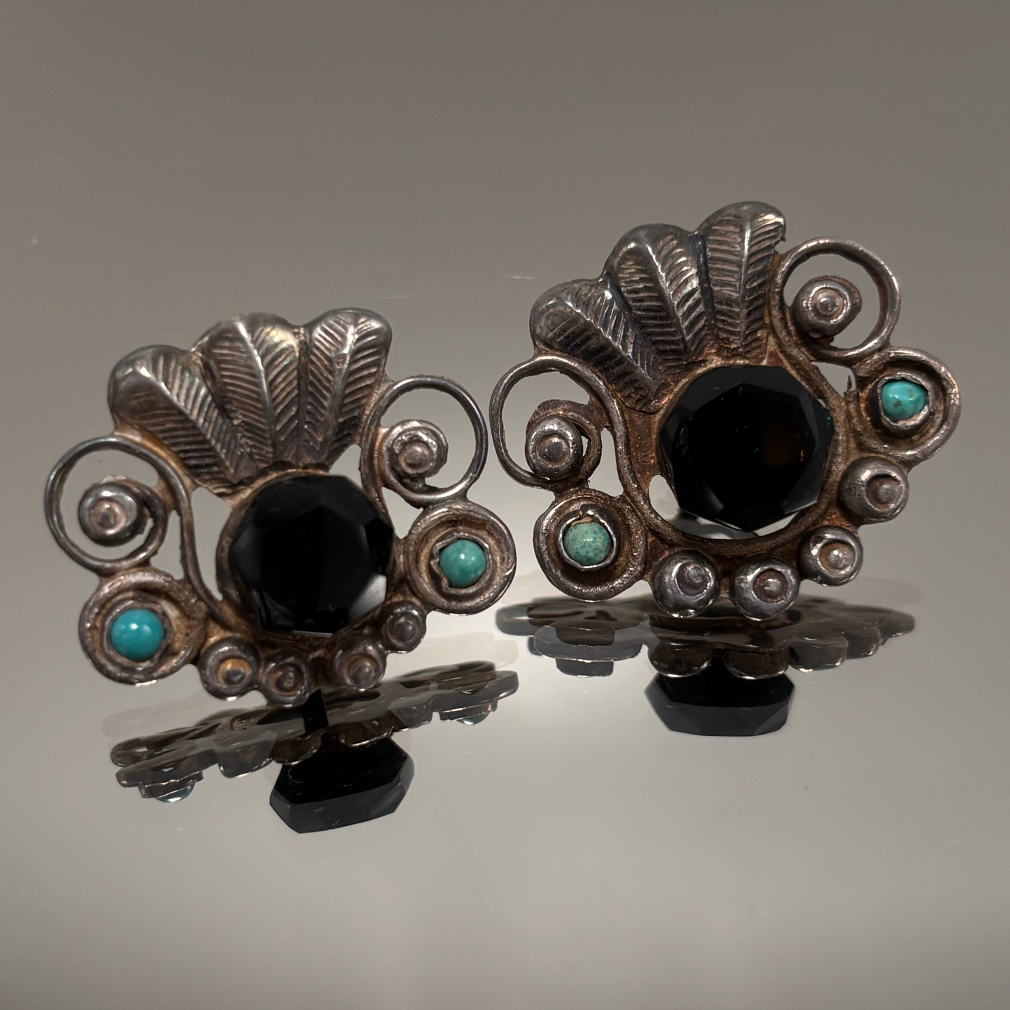 Vintage Mexican Silver Onyx & Turquoise Fan Screw Back Earrings