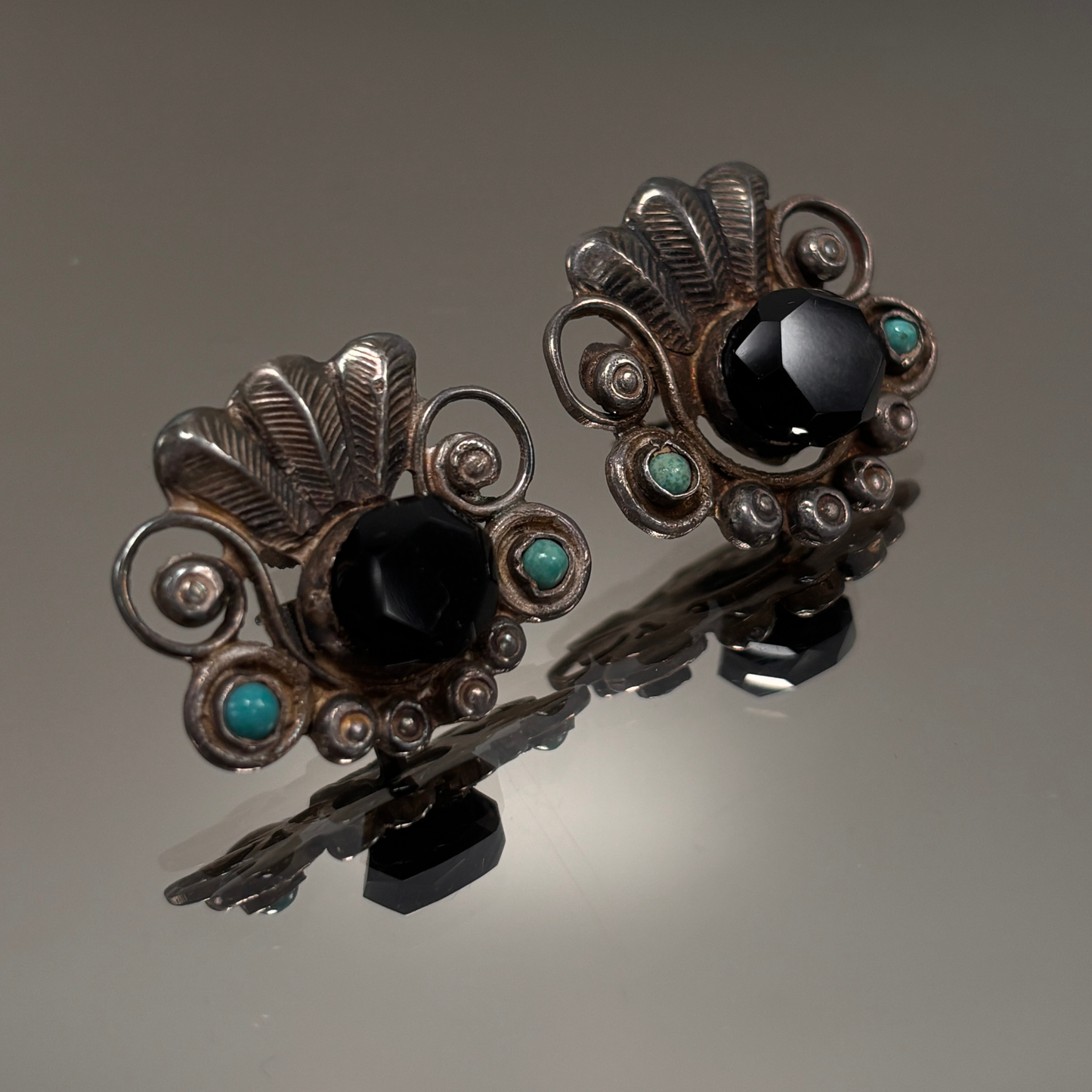 Vintage Mexican Silver Onyx & Turquoise Fan Screw Back Earrings