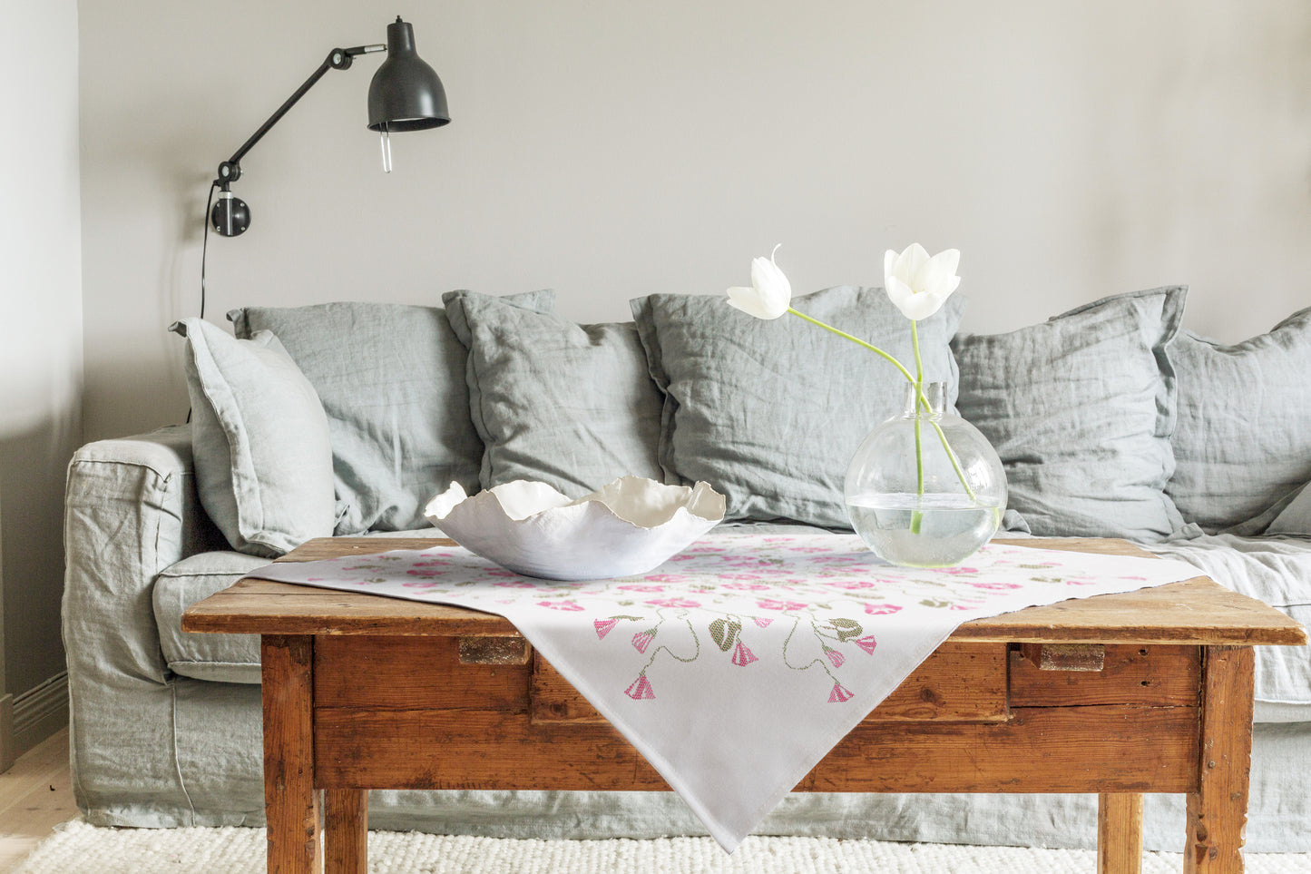 Ekelund Åkervinda Square Tablecloth