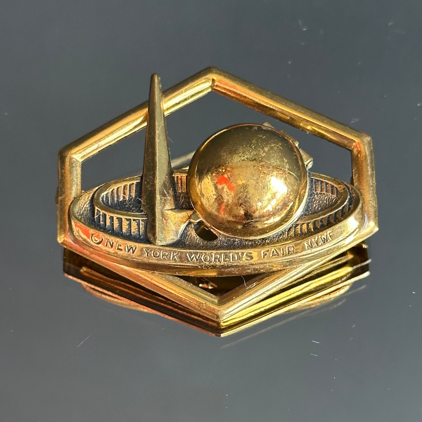 Vintage 1939 New York World's Fair Lapel Pin