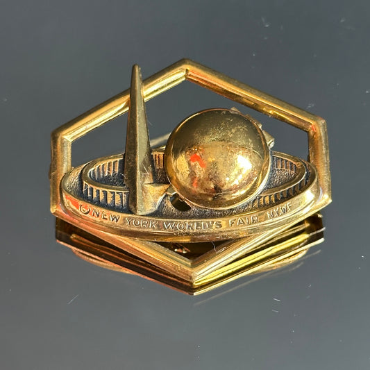 Vintage 1939 New York World's Fair Lapel Pin